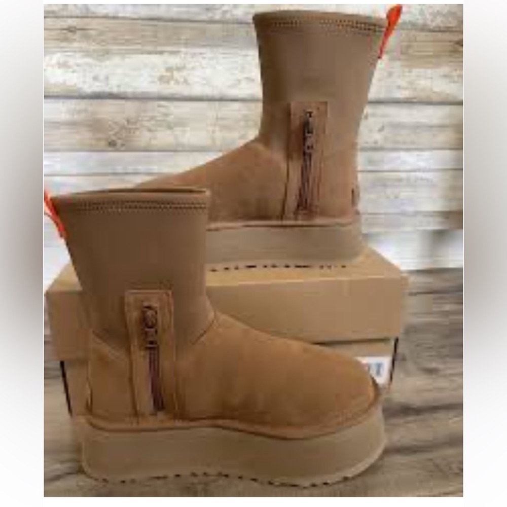 UGG Australia Classic Dipper 2023- 24FM - Picture 3 of 7